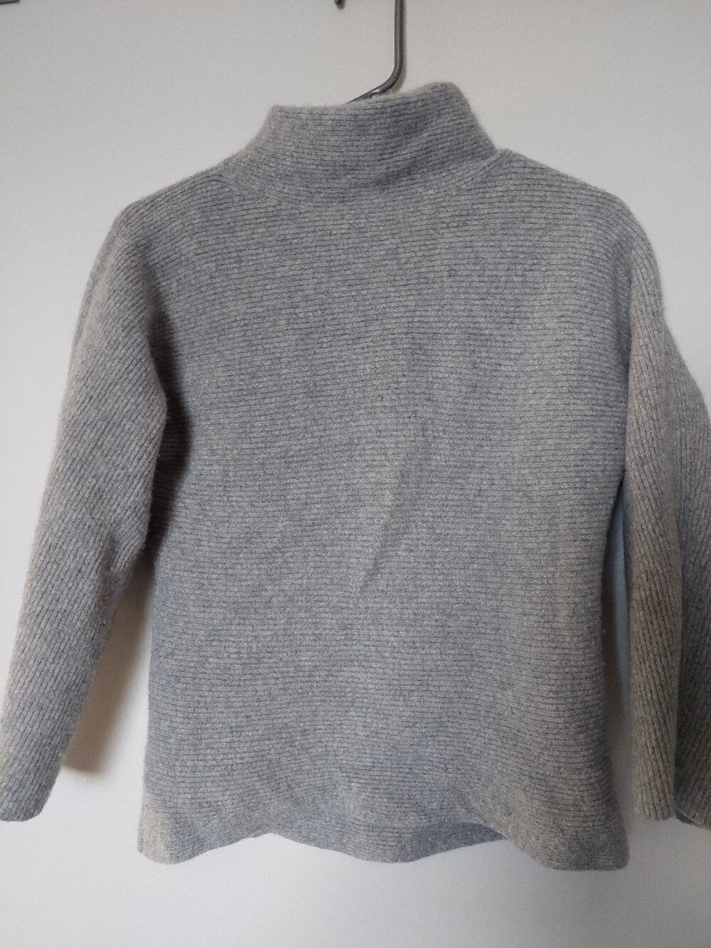 Vince. Women's Sz XS Wool-Cashmere Drop-Shoulder Turtleneck Sweater Grey